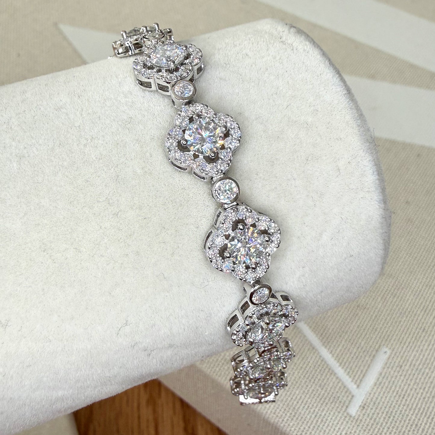 Sterling Silver Moissanite Clover Halo Bracelet