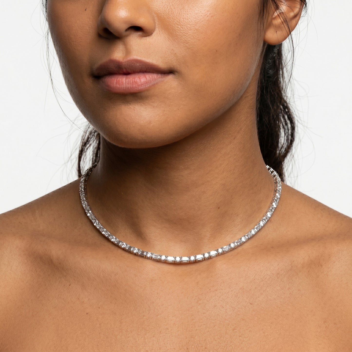 Vibrante Round and Emerald Cut Moissanite Necklace