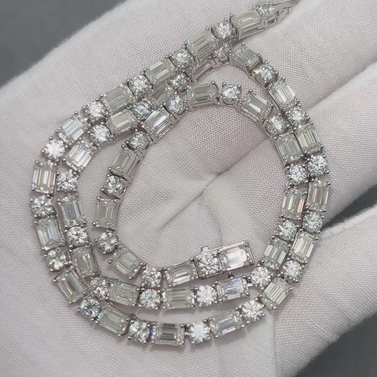 Load and play video in Gallery viewer, Vibrante Round and Emerald Cut Moissanite Necklace
